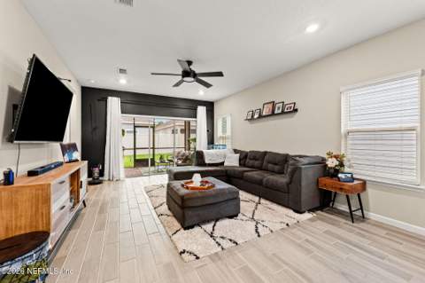 6372 Longleaf Branch Drive, Jacksonville FL - photo 9 of 25