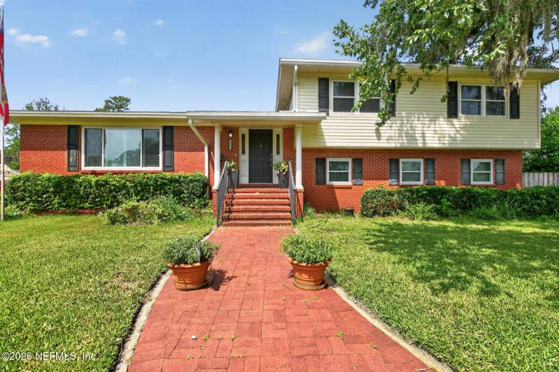 5 bedroom Single Family Residence at 3909 San Bernado Drive, Beauclerc Manor, Jacksonville — photo 2