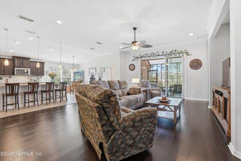 5175 Clapboard Creek Drive, Jacksonville FL - photo 8 of 47