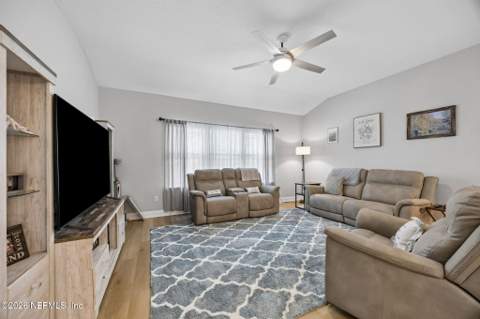 2695 Primrose Circle, Middleburg FL - photo 12 of 37
