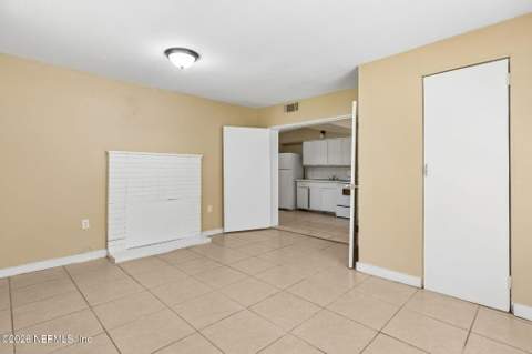 5811 Hollyhock Road, Jacksonville FL - photo 13 of 24