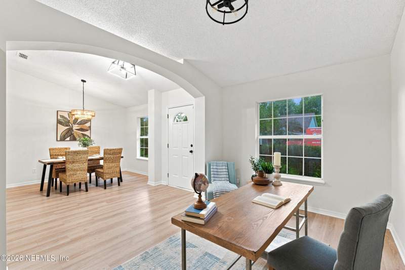 3 bedroom Single Family Residence at 8076 Cumberland Gap Trail, Pilgrims Trace, Jacksonville — photo 4