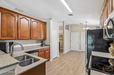14030 Redrock Lake Drive, Jacksonville FL - photo 19 of 58