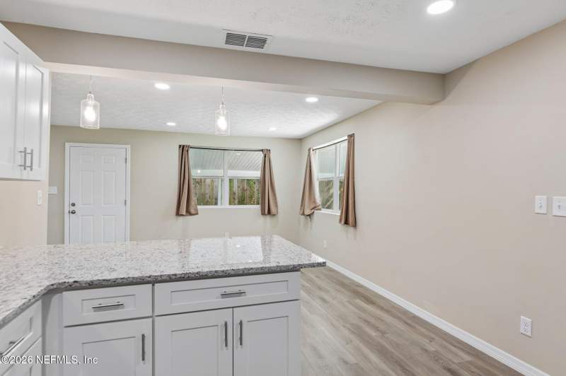 3 bedroom Single Family Residence at 1274 Lake Shore Boulevard, Cedarhurst, Jacksonville — photo 4