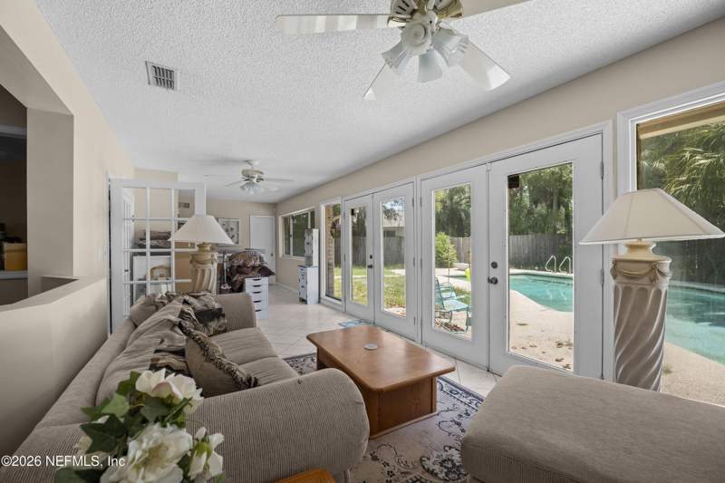 4 bedroom Single Family Residence at 659 Tropical Parkway, Park West, Orange Park — photo 4