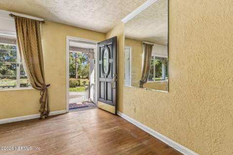 6450 Hyde Grove Avenue, Jacksonville FL - photo 7 of 45