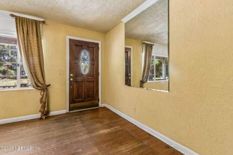 6450 Hyde Grove Avenue, Jacksonville FL - photo 8 of 45
