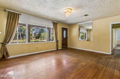 6450 Hyde Grove Avenue, Jacksonville FL - photo 9 of 45