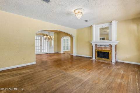 6450 Hyde Grove Avenue, Jacksonville FL - photo 10 of 45