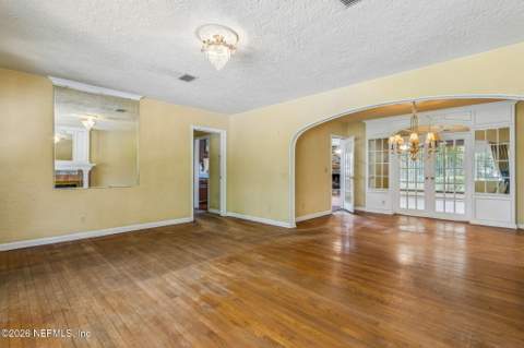 6450 Hyde Grove Avenue, Jacksonville FL - photo 11 of 45