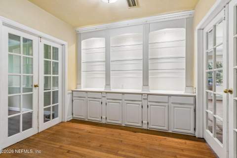 6450 Hyde Grove Avenue, Jacksonville FL - photo 12 of 45