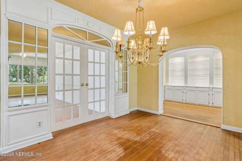 6450 Hyde Grove Avenue, Jacksonville FL - photo 13 of 45