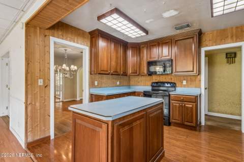 6450 Hyde Grove Avenue, Jacksonville FL - photo 15 of 45