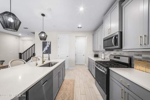 3447 Marsh Reserve Boulevard, Jacksonville FL - photo 7 of 33