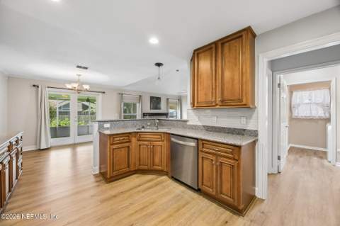 4528 Bay Harbour Drive, Jacksonville FL - photo 17 of 45