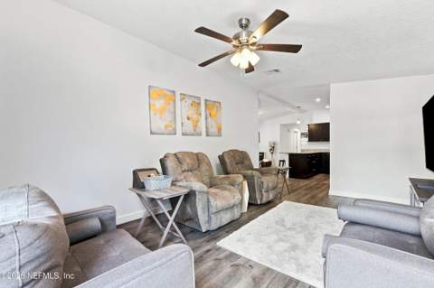 905 St Johns Avenue, Green Cove Springs FL - photo 12 of 45