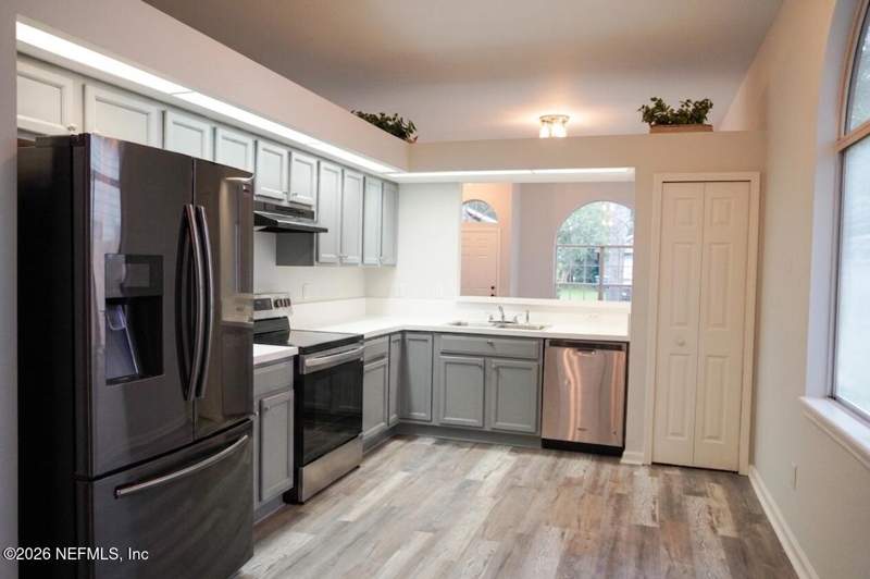 4 bedroom Single Family Residence at 3302 Guernsey Court, Sheffield Oaks, Jacksonville — photo 4