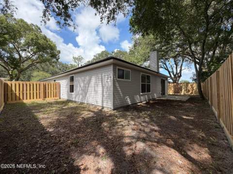3302 Guernsey Court, Jacksonville FL - photo 8 of 20