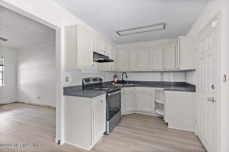 3 bedroom Single Family Residence at 1611 Howard Road, Howard Heights, Jacksonville — photo 3