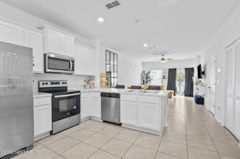3977 Haymon Avenue, Jacksonville FL - photo 8 of 16