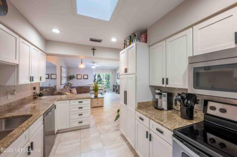 10413 Big Tree Circle, Jacksonville FL - photo 18 of 45