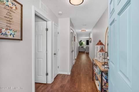6983 Loris Lane, Jacksonville FL - photo 9 of 57