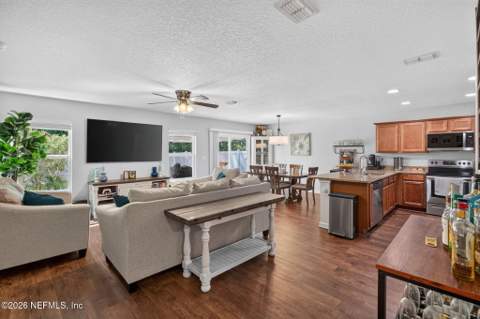 6983 Loris Lane, Jacksonville FL - photo 16 of 57
