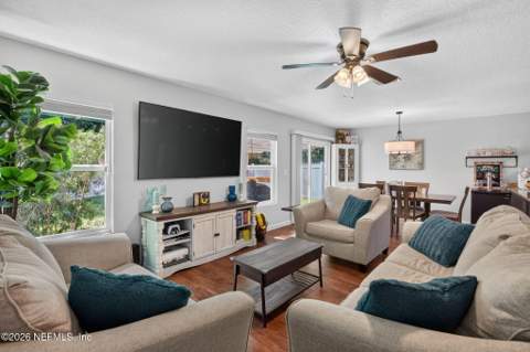 6983 Loris Lane, Jacksonville FL - photo 17 of 57