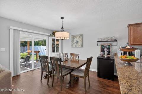 6983 Loris Lane, Jacksonville FL - photo 22 of 57