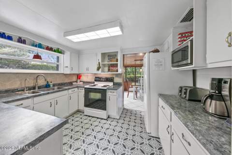 7900 Concord Boulevard, Jacksonville FL - photo 16 of 69