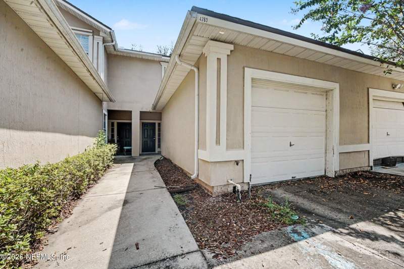 2 bedroom Townhouse at 4763 Playpen Drive, Timothys Landing, Jacksonville — photo 2
