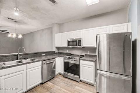 4763 Playpen Drive, Jacksonville FL - photo 12 of 28