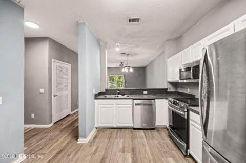 4763 Playpen Drive, Jacksonville FL - photo 13 of 28