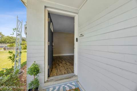 7904 Cezanne Drive, Jacksonville FL - photo 7 of 33