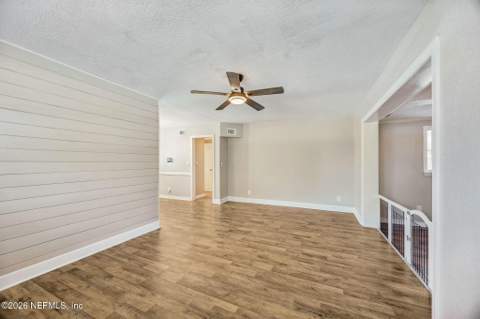 7904 Cezanne Drive, Jacksonville FL - photo 8 of 33