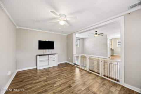 7904 Cezanne Drive, Jacksonville FL - photo 13 of 33