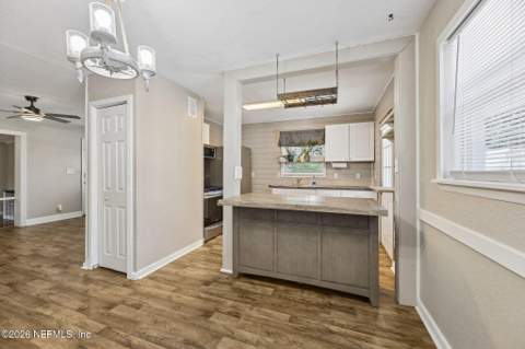 7904 Cezanne Drive, Jacksonville FL - photo 16 of 33