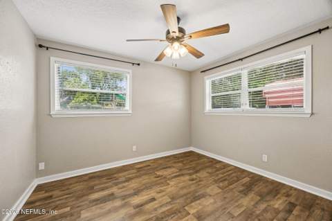 7904 Cezanne Drive, Jacksonville FL - photo 22 of 33