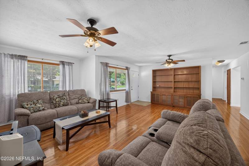 3 bedroom Single Family Residence at 1847 Grove Park Drive, Grove Park, Orange Park — photo 3