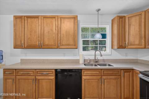 1847 Grove Park Drive, Orange Park FL - photo 17 of 36