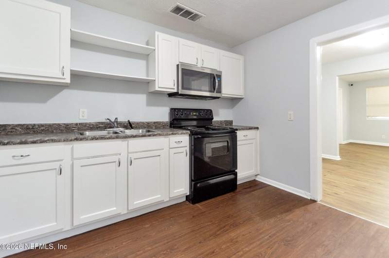 3 bedroom Single Family Residence at 1465 Mitchell Street, George Masons, Jacksonville — photo 3