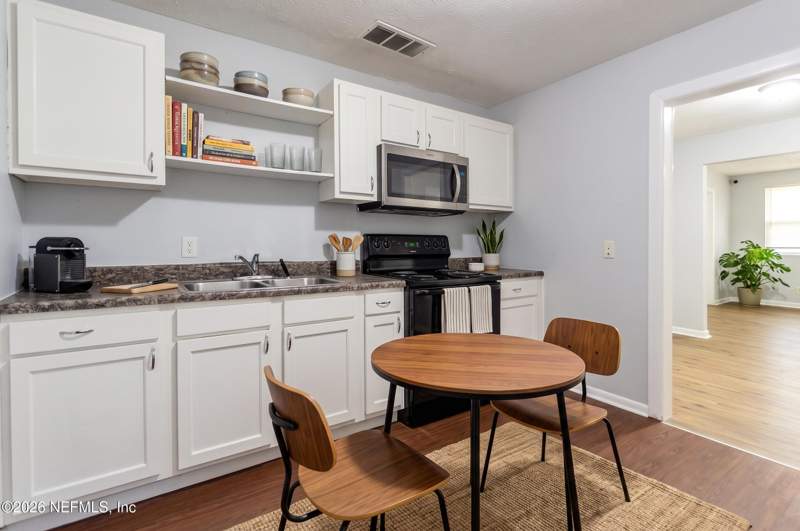 3 bedroom Single Family Residence at 1465 Mitchell Street, George Masons, Jacksonville — photo 2