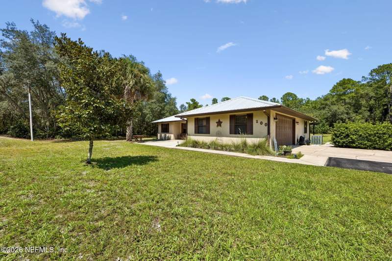 3 bedroom Single Family Residence at 100 Whitney Street, Satsuma, Satsuma — photo 5