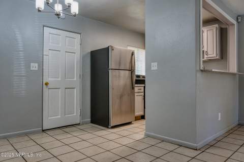 2561 Nicholas Circle, Jacksonville FL - photo 11 of 37