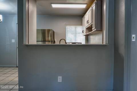2561 Nicholas Circle, Jacksonville FL - photo 14 of 37