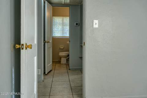 2561 Nicholas Circle, Jacksonville FL - photo 18 of 37