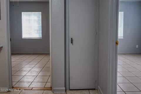 2561 Nicholas Circle, Jacksonville FL - photo 24 of 37