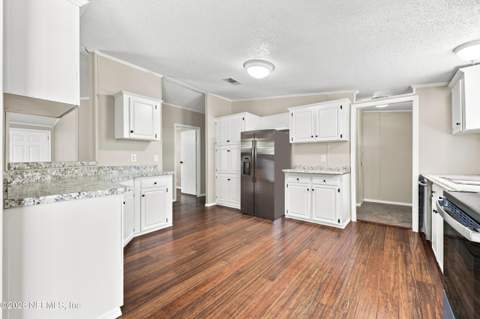 11640 Cisco Gardens Road, Jacksonville FL - photo 9 of 44