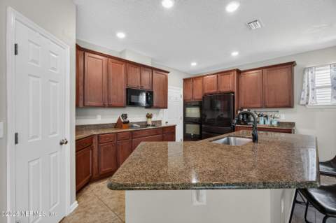 12649 Sheffield Walk Lane, Jacksonville FL - photo 16 of 61