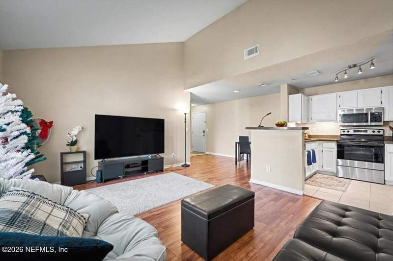 2 bedroom Condominium at 7701 Timberlin Park Boulevard #1338, Villas Of Timberlin, Jacksonville — photo 5